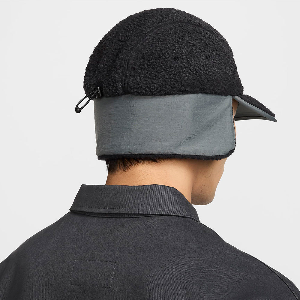 Gorra 5 paneles Fly con orejeras de Nike Golf - Negro-Gris