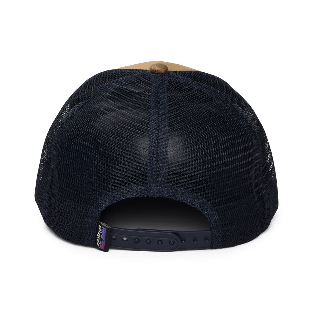Gorra Trucker P-6 Logo LoPro de algodón orgánico de Patagonia - Beige Arena-Azul Marino