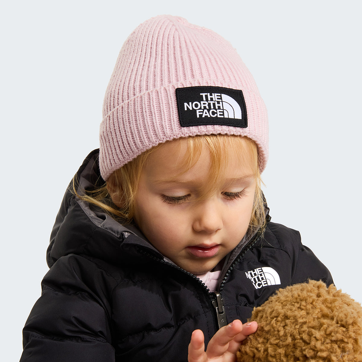 Gorro Beanie bebé TNF Box Logo reciclada con vuelta de The North Face - Rubor