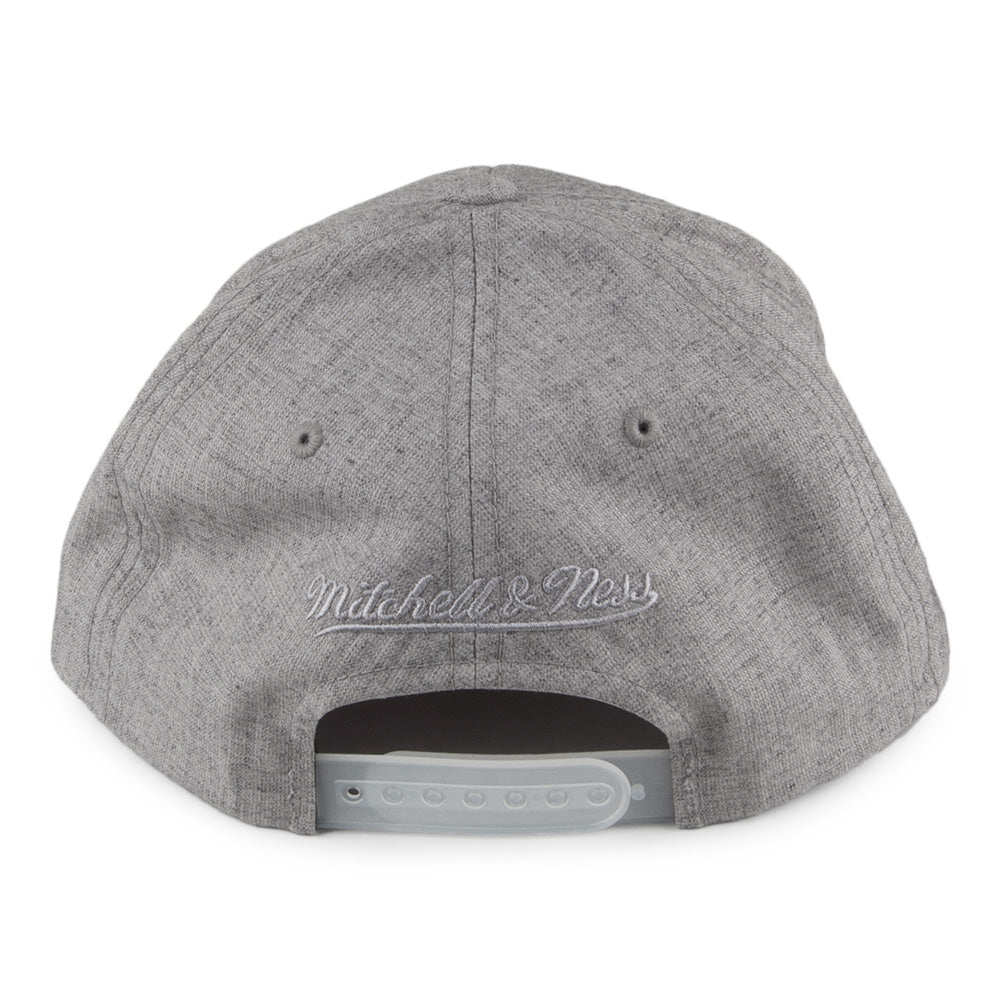 Gorra Snapback Beam 110 Charlotte Hornets de Mitchell & Ness - Gris