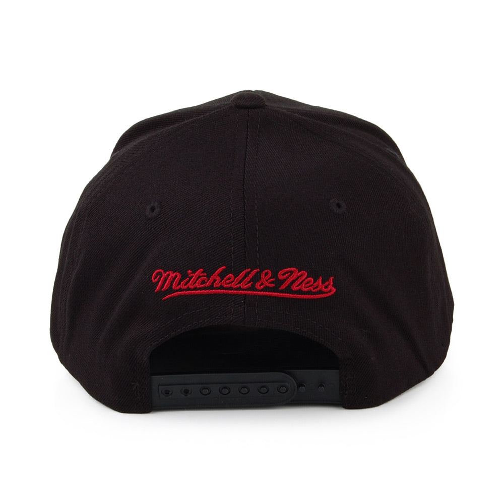 Gorra Snapback Chrome Logo Miami Heat de Mitchell & Ness - Negro
