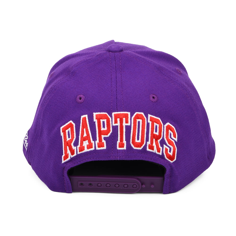 Gorra Snapback NBA Dropback Solid Redline Toronto Raptors de Mitchell & Ness - Morado