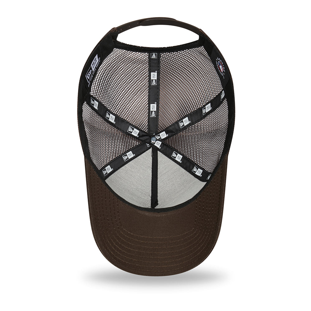 Gorra Trucker 9FORTY A-Frame MLB League Essential New York Yankees de New Era - Marrón Oscuro-Blanco