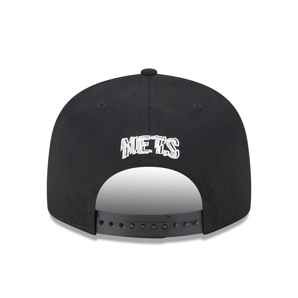 Gorra ajustable 9FIFTY NBA Metallic Arch Brooklyn Nets de New Era - Negro