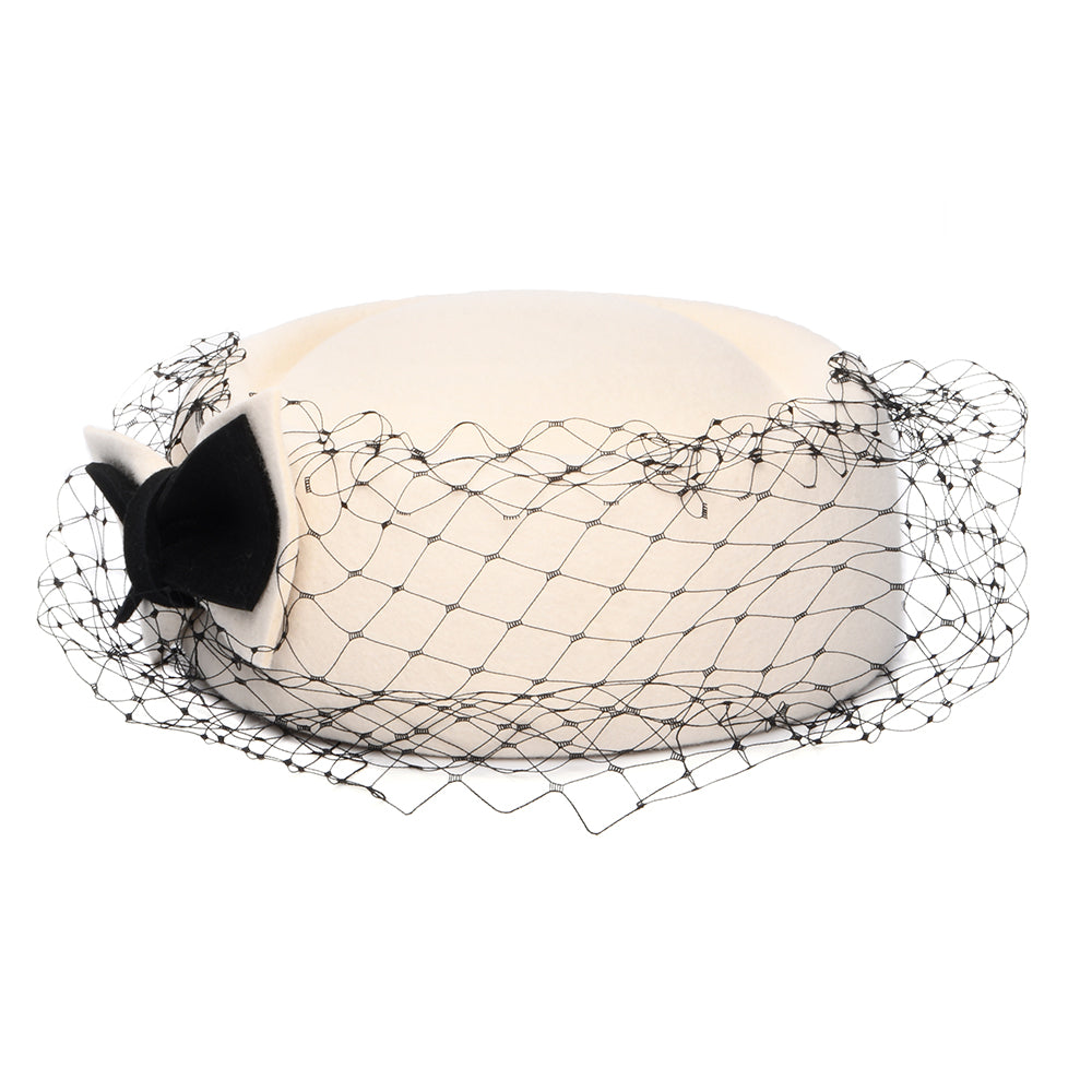 Sombrero Pillbox Carrie de lana con velo de Whiteley - Blanco invernal