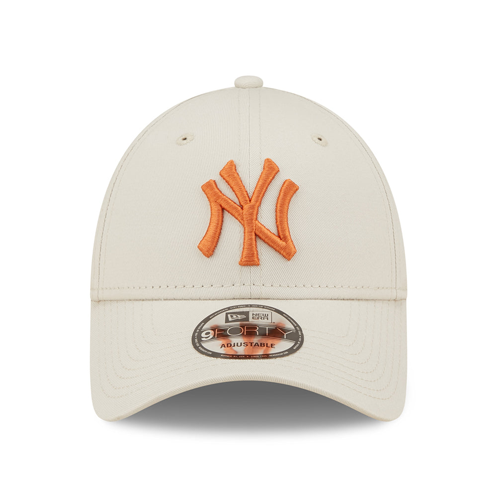 Gorra de béisbol 9FORTY MLB League Essential New York Yankees de New Era - Piedra-Ocre