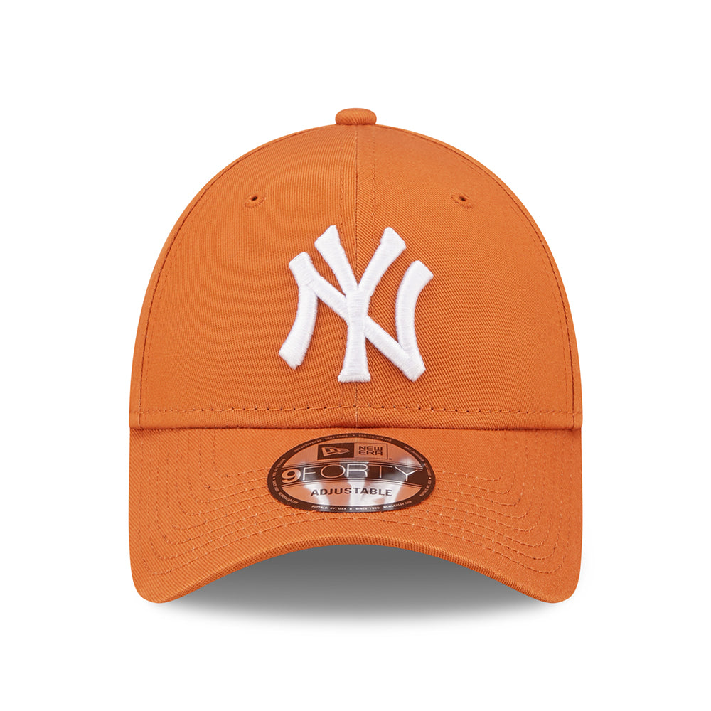 Gorra de béisbol 9FORTY MLB League Essential New York Yankees de New Era - Ocre-Blanco