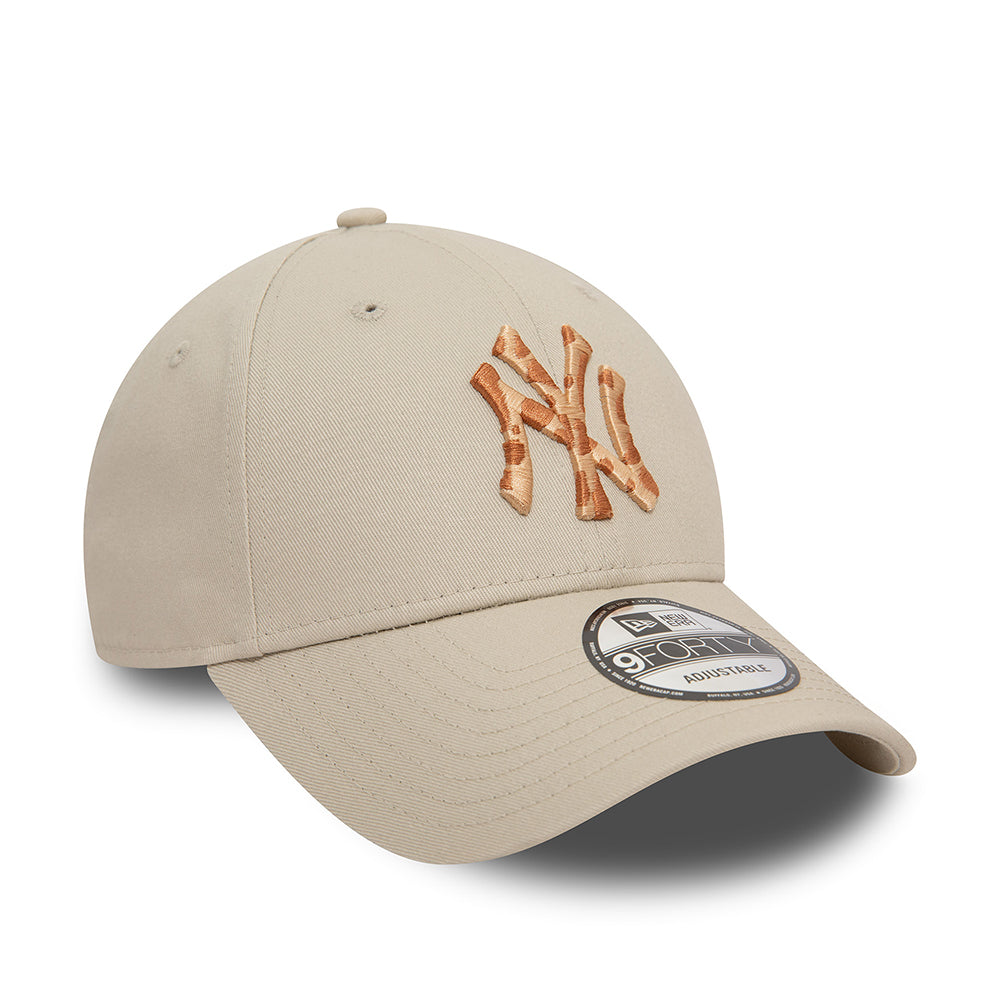 Gorra de béisbol 9FORTY MLB Giraffe Animal Infill New York Yankees de New Era - Piedra