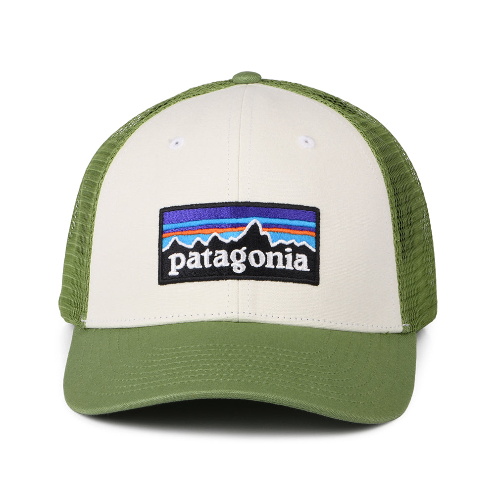 Gorra Trucker P-6 Logo LoPro de algodón orgánico de Patagonia - Blanco Roto-Oliva