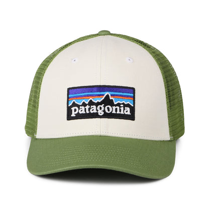 Gorra Trucker P-6 Logo LoPro de algodón orgánico de Patagonia - Blanco Roto-Oliva