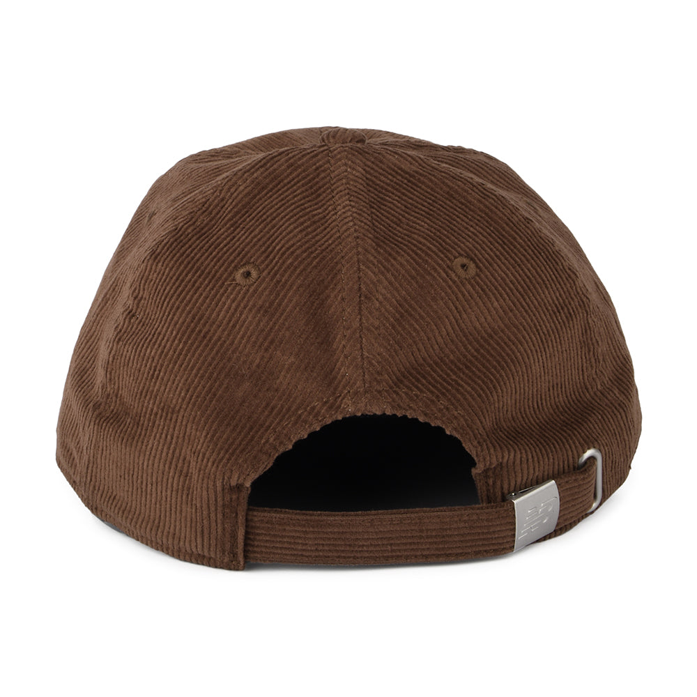 Gorra de béisbol efecto lavado de pana de New Balance - Roble