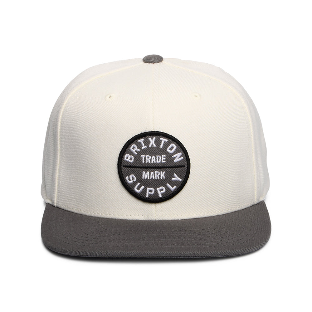 Gorra Snapback Oath III de Brixton - Blanco Roto-Antracita