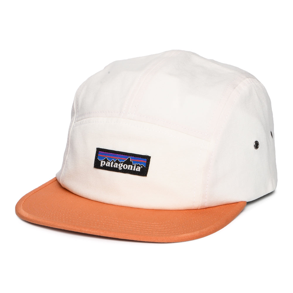 Gorra 5 paneles P-6 Label Maclure de algodón orgánico de Patagonia - Crema-Rojo Óxido