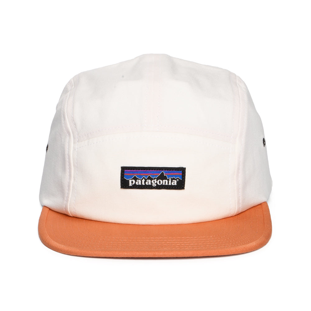 Gorra 5 paneles P-6 Label Maclure de algodón orgánico de Patagonia - Crema-Rojo Óxido