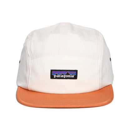 Gorra 5 paneles P-6 Label Maclure de algodón orgánico de Patagonia - Crema-Rojo Óxido