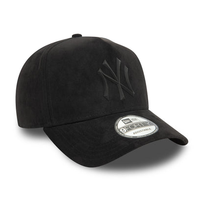 Gorra Snapback 9FORTY A-Frame MLB Faux Suede New York Yankees de New Era - Negro sobre Negro