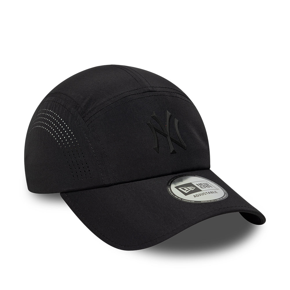 Gorra 5 paneles MLB Tech Midi Runner New York Yankees de New Era - Negro sobre Negro