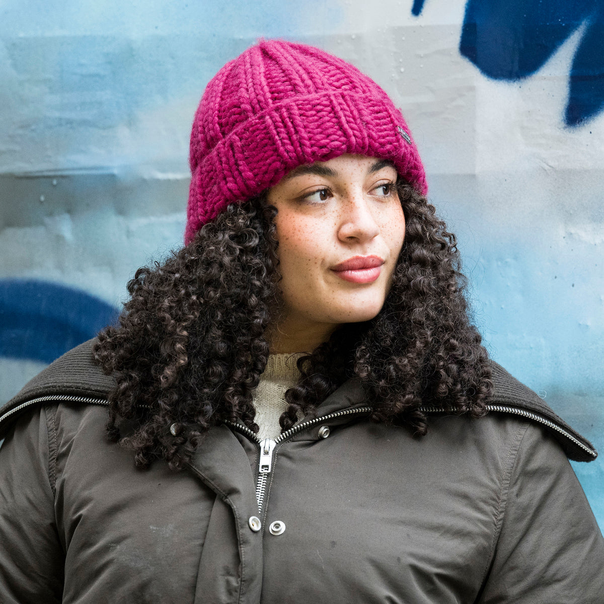 Gorro Beanie con vuelta Thick Rib de Kusan - Magenta