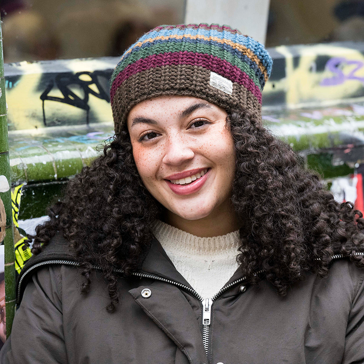 Gorro Beanie Cardi Flexible de Kusan - Marrón-Verde