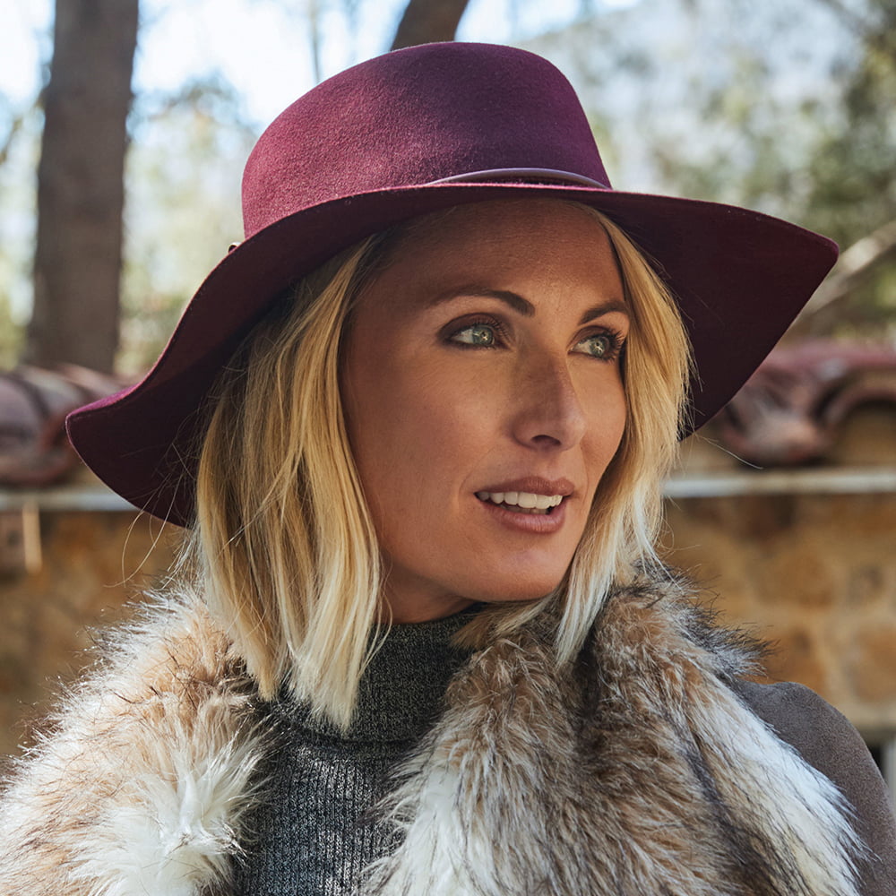 Sombrero Boater Adelle plegable de fieltro de lana de Scala - Vino