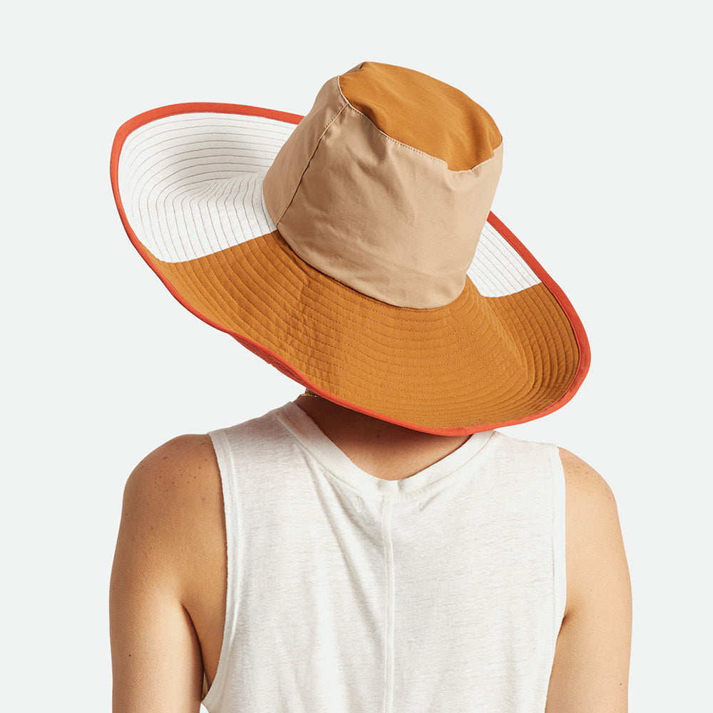 Sombrero de pescador Maddie de ala ancha plegable de Brixton - Arena-Marrón-Blanco