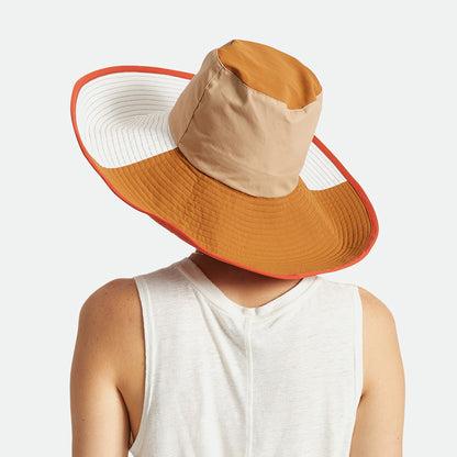 Sombrero de pescador Maddie de ala ancha plegable de Brixton - Arena-Marrón-Blanco