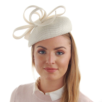 Sombrero Pillbox Lucille de Whiteley - Blanco Marfil