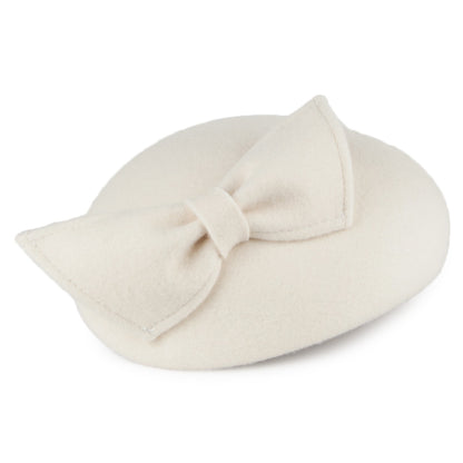 Sombrero Pillbox Kate con lazo de Whiteley - Blanco invernal