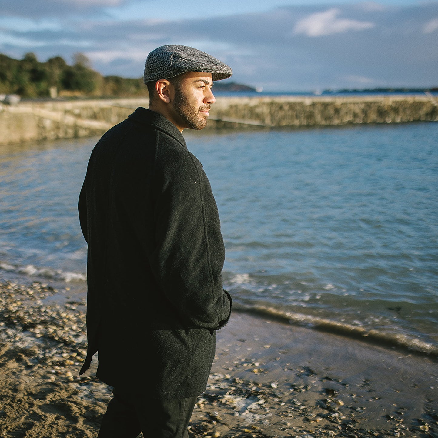 Gorra plana Kinloch de HARRIS TWEED diseño de espiga de Jaxon & James - Negro-Gris