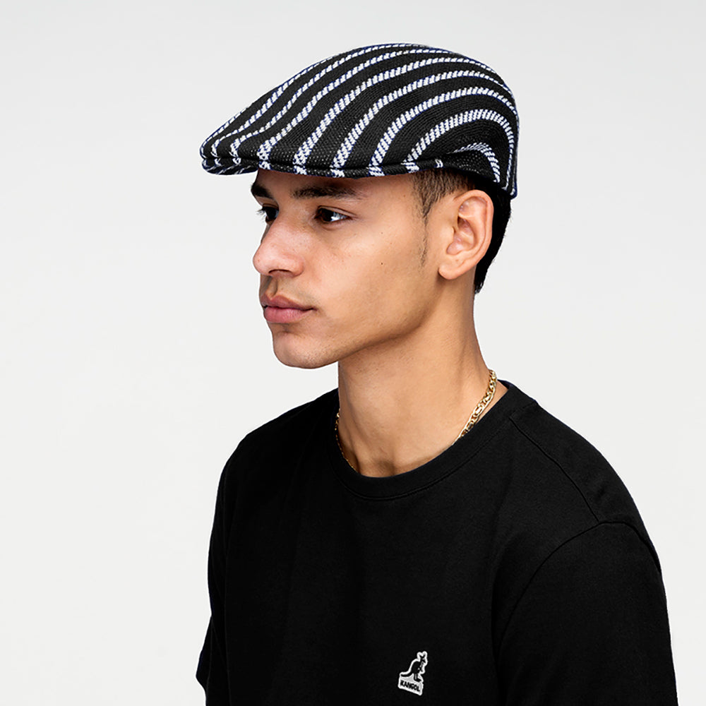 Gorra plana Twist Stripe 504 de Kangol - Negro-Blanco