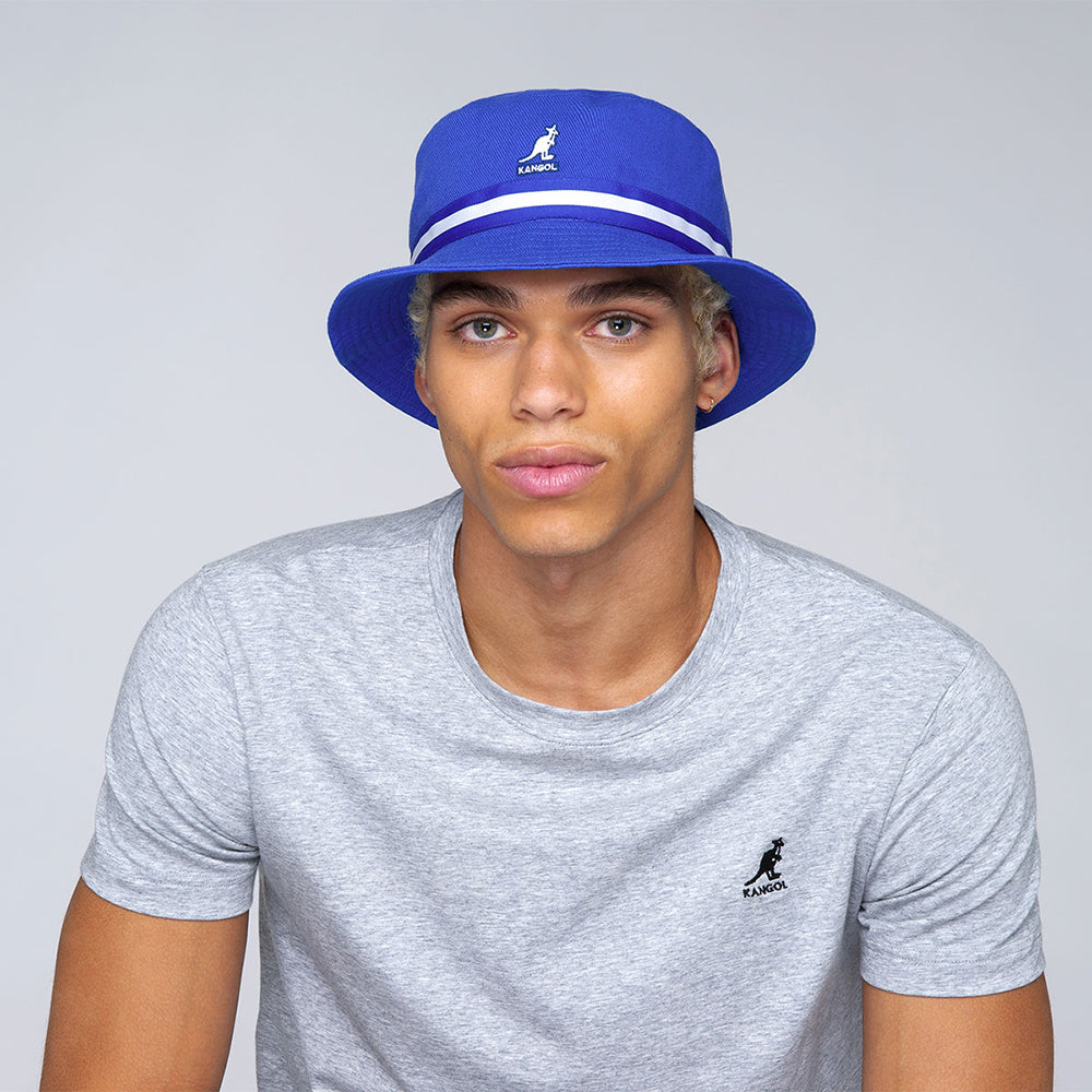 Sombrero de pescador Stripe Lahinch de Kangol - Azul