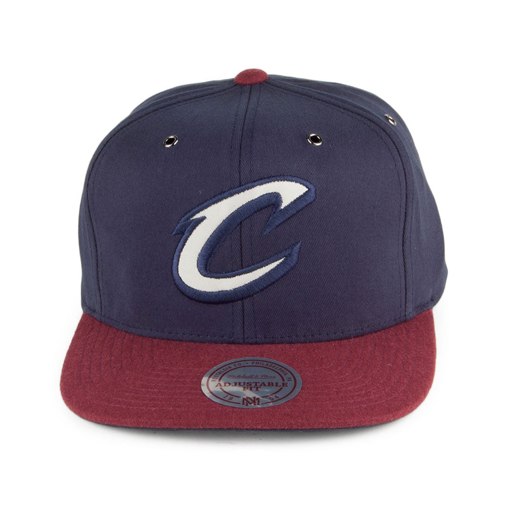 Gorra Snapback Terrain Cleveland Cavaliers Mitchell & Ness-Azul Marino-Burdeos