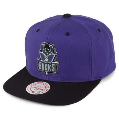 Gorra Snapback Zig Zag Milwaukee Bucks de Mitchell & Ness - Morado-Negro