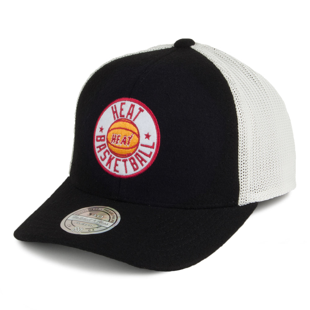 Gorra Trucker HWC Patch 110 Miami Heat de Mitchell & Ness - Negro