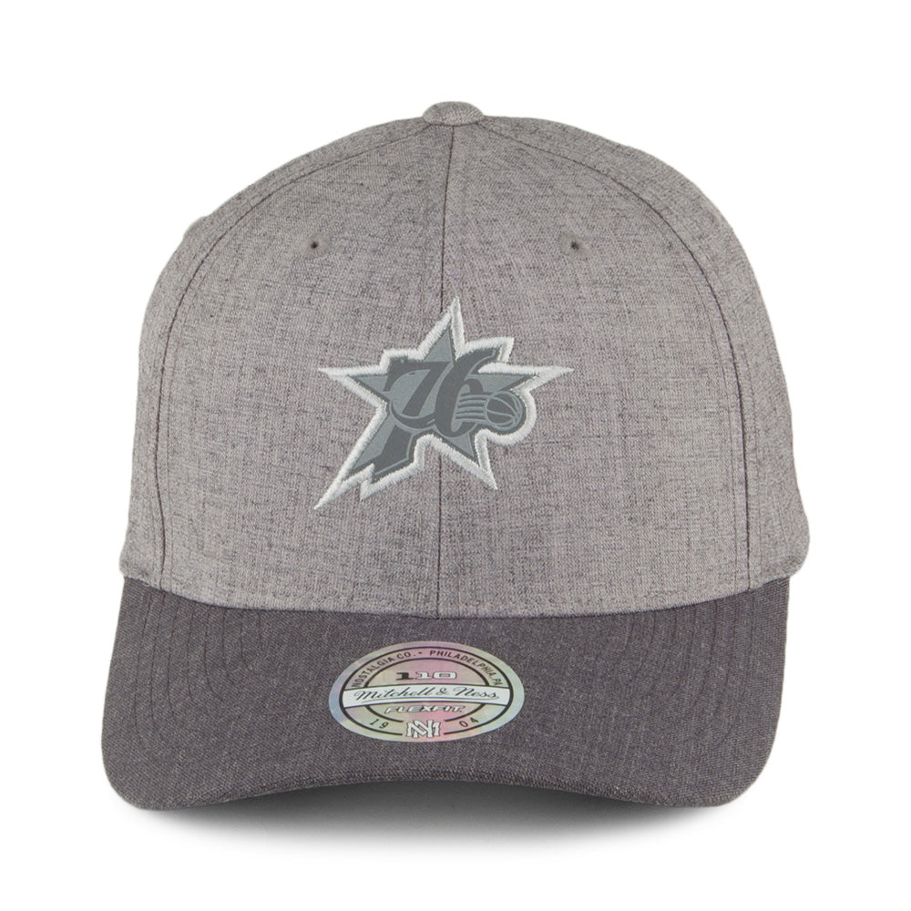 Gorra Snapback Beam 110 Philadelphia 76ers de Mitchell & Ness - Gris
