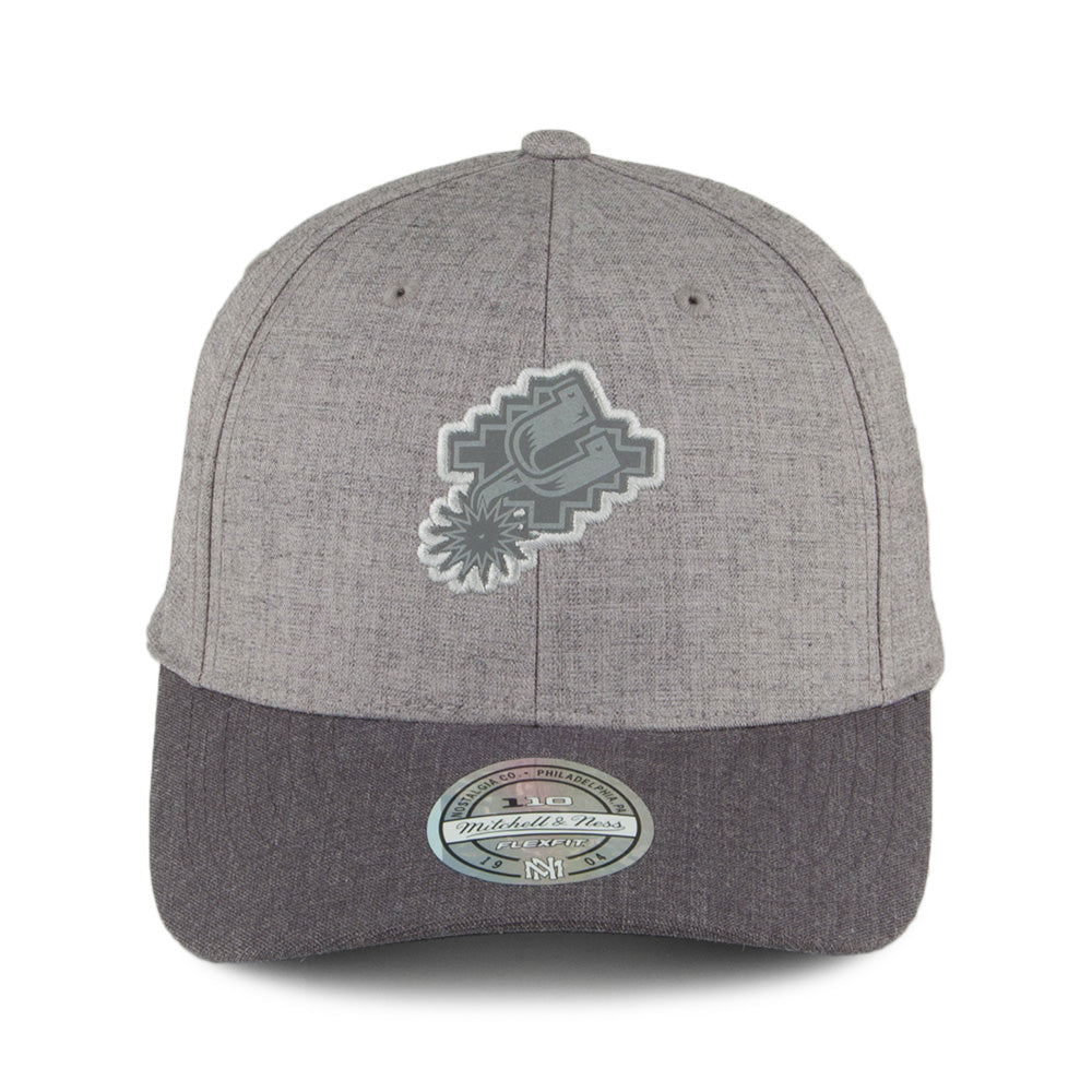 Gorra Snapback Beam 110 San Antonio Spurs de Mitchell & Ness - Gris