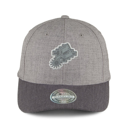 Gorra Snapback Beam 110 San Antonio Spurs de Mitchell & Ness - Gris