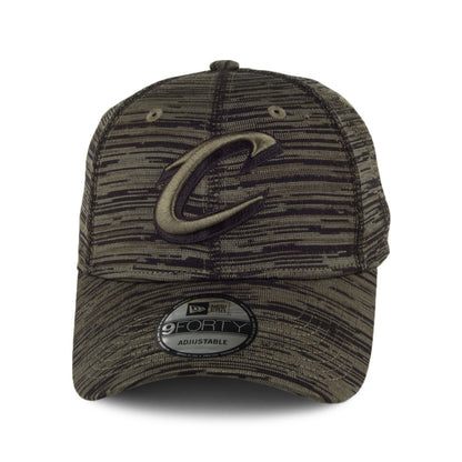 Gorra de béisbol 9FORTY Engineered Fit Cleveland Cavaliers de New Era - Verde Oliva-Negro