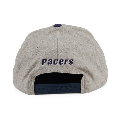 Gorra Snapback Hometown Indiana Pacers de Mitchell & Ness - Gris-Azul Marino