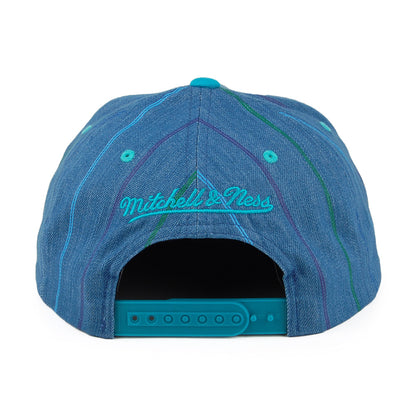 Gorra Snapback Denim Pinstripe Charlotte Hornets de Mitchell & Ness - Verde Azulado