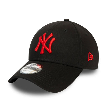 Gorra de béisbol 9FORTY MLB League Essential New York Yankees de New Era - Negro-Rojo