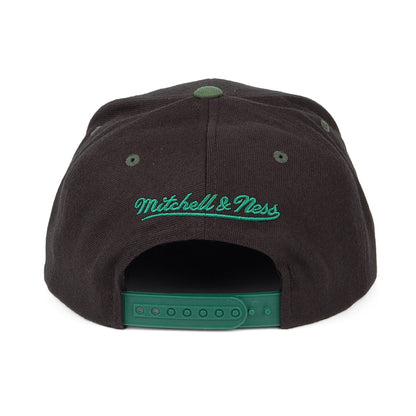 Gorra Snapback NBA Arch 2 Tone Milwaukee Bucks de Mitchell & Ness - Negro-Verde