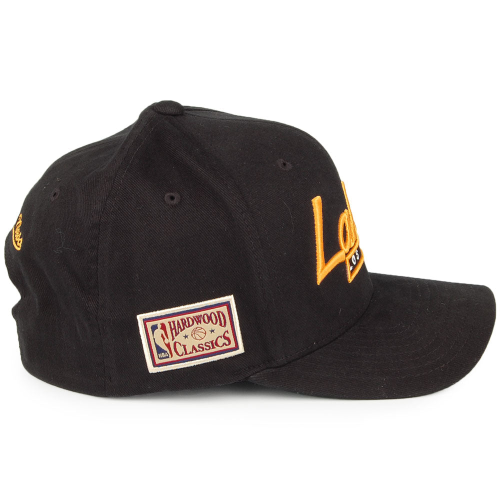 Gorra Snapback NBA Vintage Tailscript 110 L.A. Lakers de Mitchell & Ness - Negro