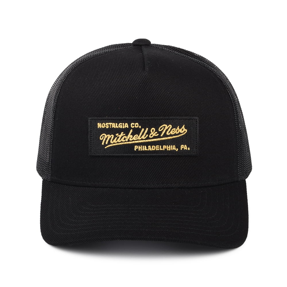 Gorra Trucker Branded Box Logo Classic de Mitchell & Ness - Negro-Dorado