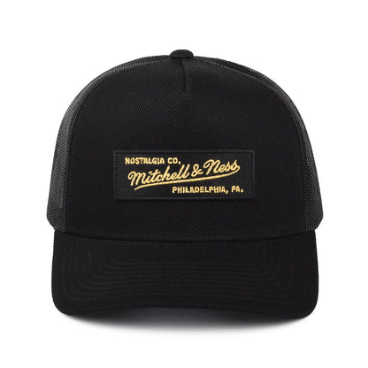 Gorra Trucker Branded Box Logo Classic de Mitchell & Ness - Negro-Dorado