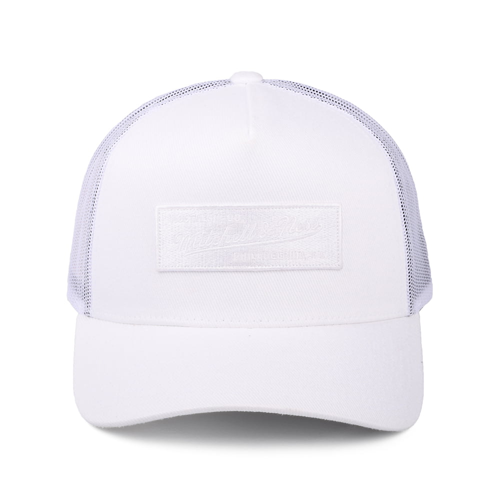 Gorra Trucker Branded Box Logo Classic de Mitchell & Ness - Blanco