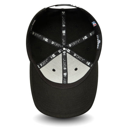Gorra de béisbol 9FORTY NBA Pop Logo de New Era - Negro-Azul