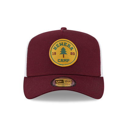 Gorra Trucker NE Camp Patch A-Frame de New Era - Granate