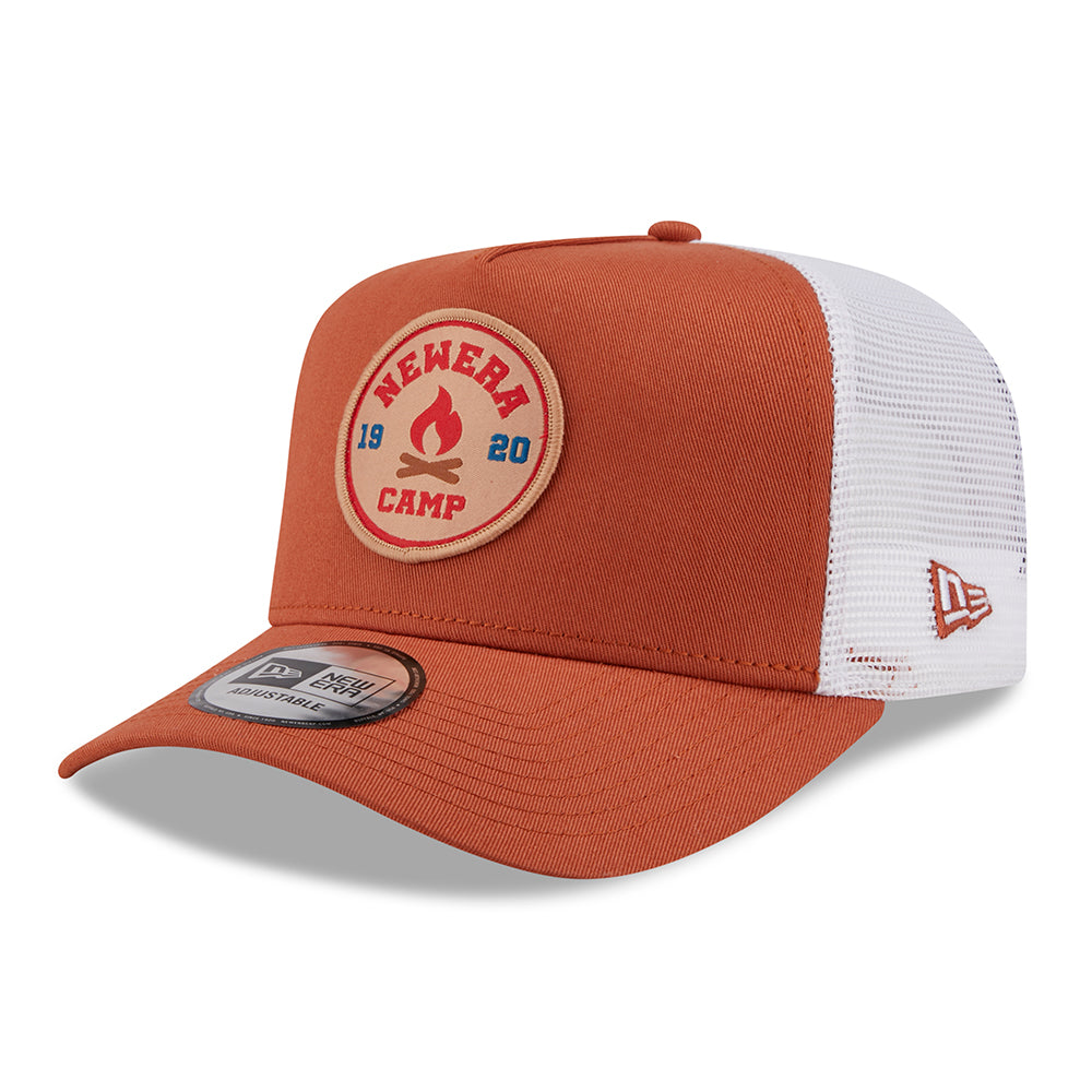 Gorra Trucker NE Camp Patch A-Frame de New Era - Ocre