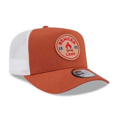 Gorra Trucker NE Camp Patch A-Frame de New Era - Ocre